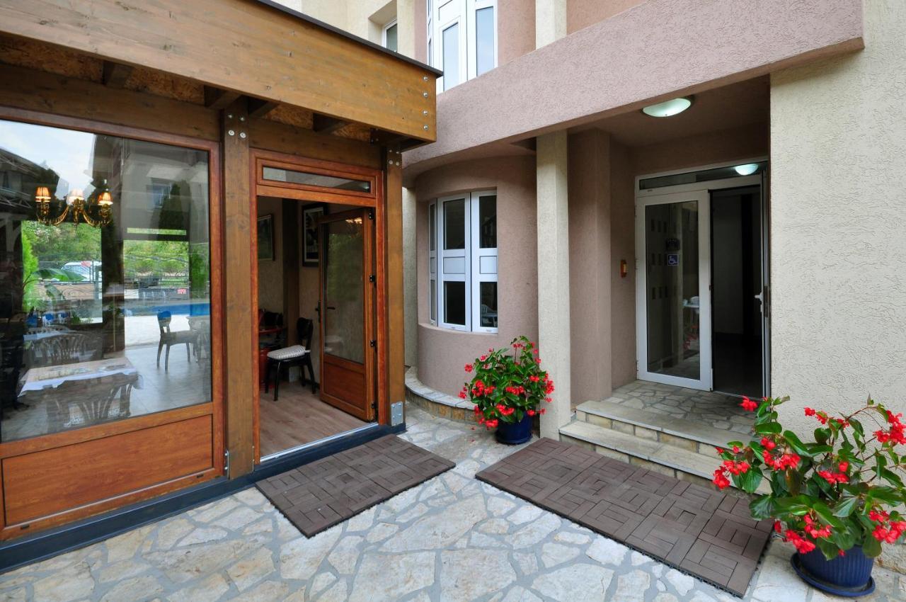 Sunny Hill Apartments & Aqua Park Vrnjačka Banja Exterior foto